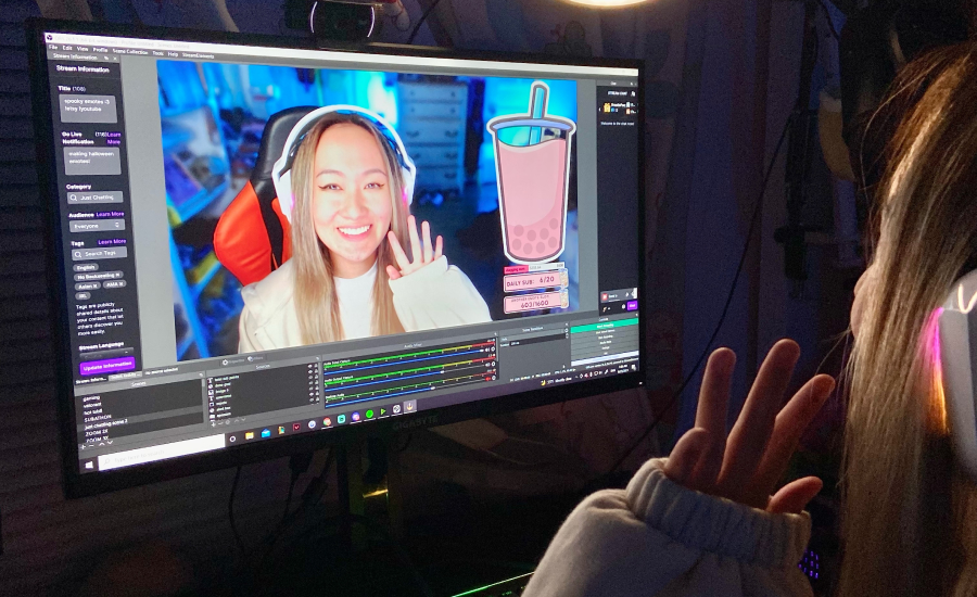 Creator @katliente editing her video content